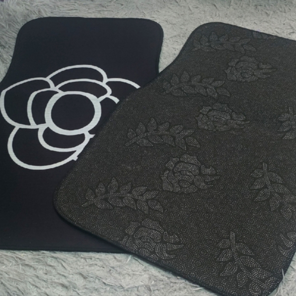 Camilla Black & White Car Floor Mats (SET OF 4)(NWOT)✨️🖤✨️ - Picture 5 of 7